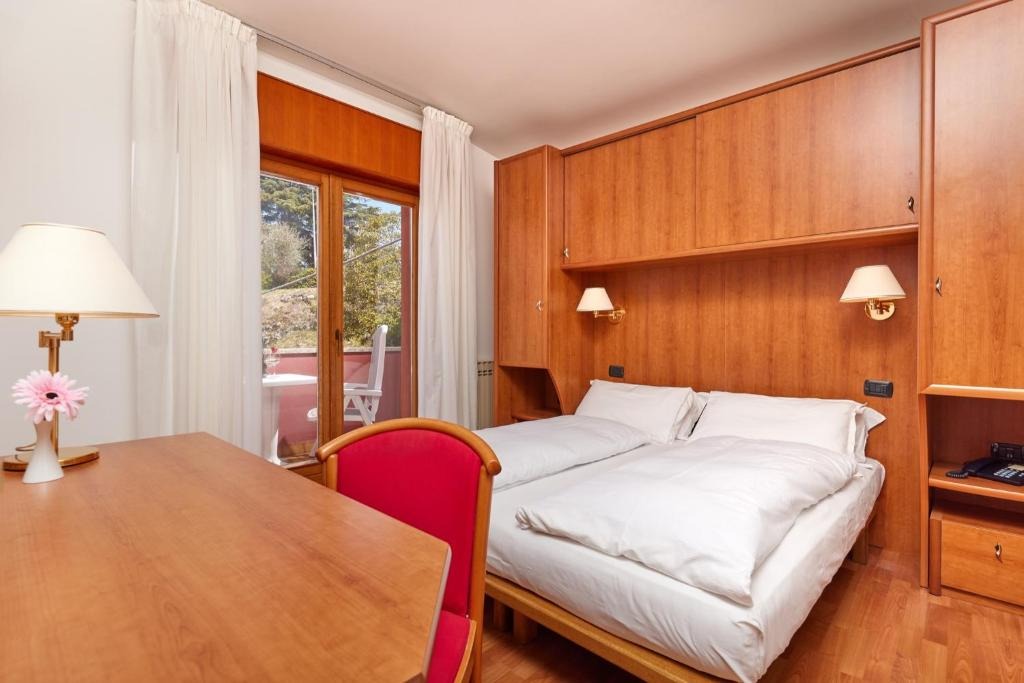 هتل رزا بیچ ریزورت